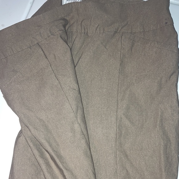 So slimming by Chico’s khaki pants - Picture 4 of 4